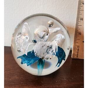 Beautiful Vintage Round Flower Paper Weight